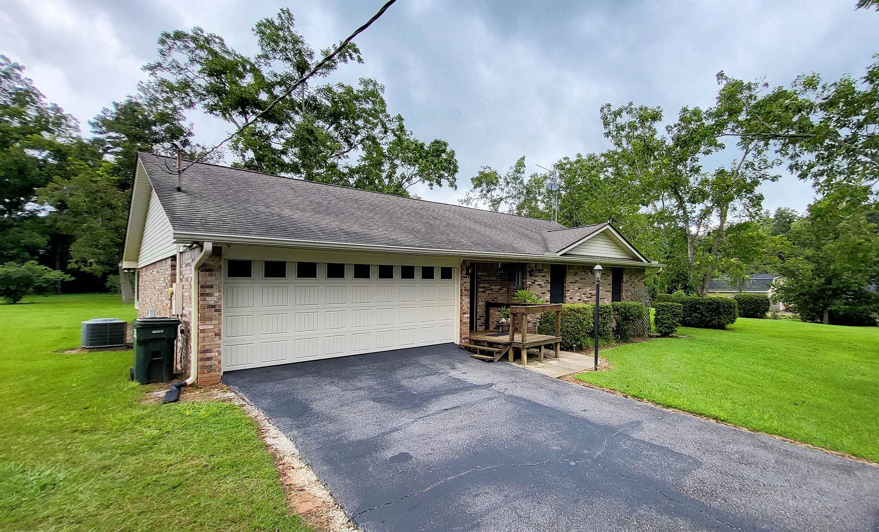 11523 Lisa Court Fairhope, AL 36532 - Photo 2 of 28