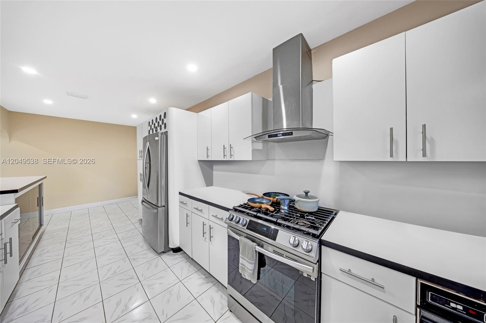 490 West 33rd Place Hialeah, FL 33012 - Photo 11 of 25