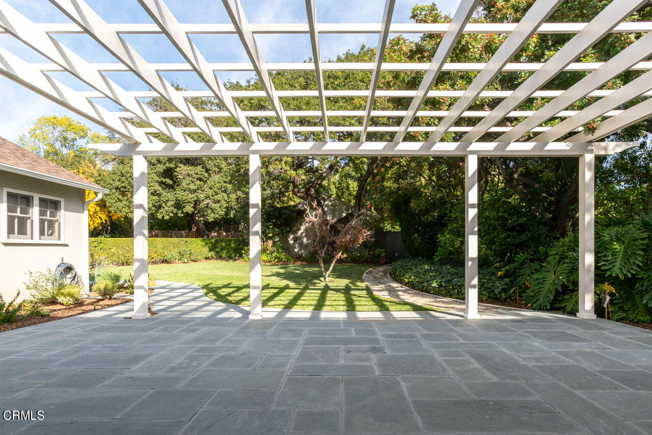 655 Elliott Drive Pasadena, CA 91106 - Photo 33 of 39 a view of an indoor swimming pool