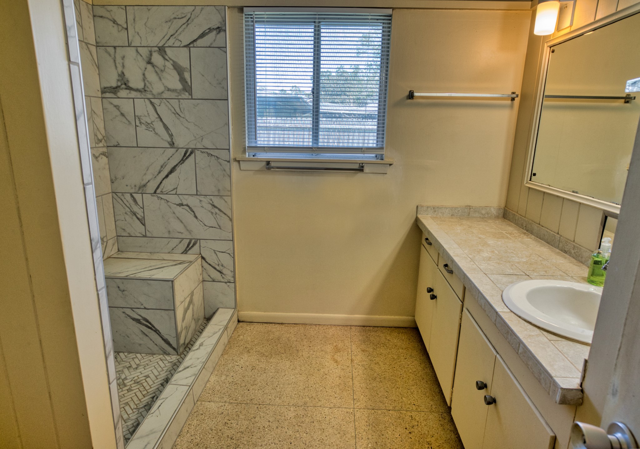 10 Palm Place Angleton, TX 77515 - Photo 15 of 24