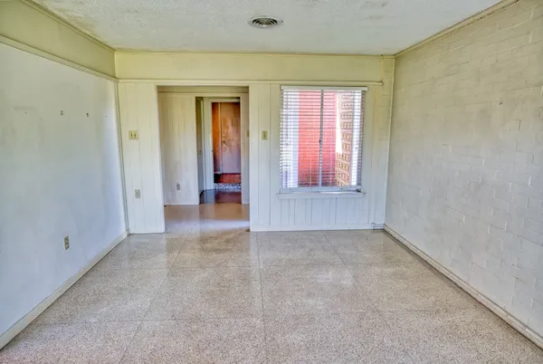 $270,000 | 10 Palm Place, Angleton, TX 77515