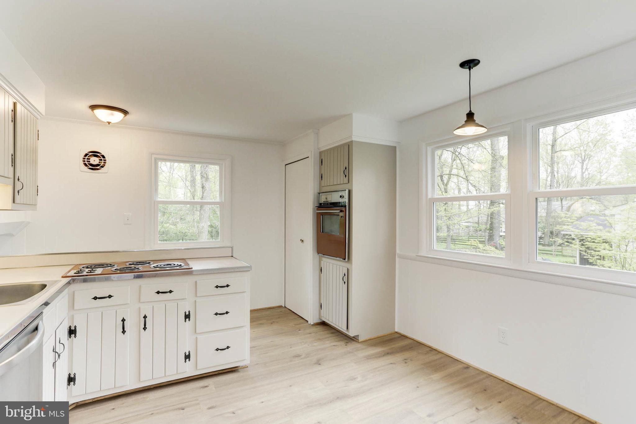 320 Gailridge Road Lutherville-Timonium, MD 21093 - Photo 15 of 48 Kitchen