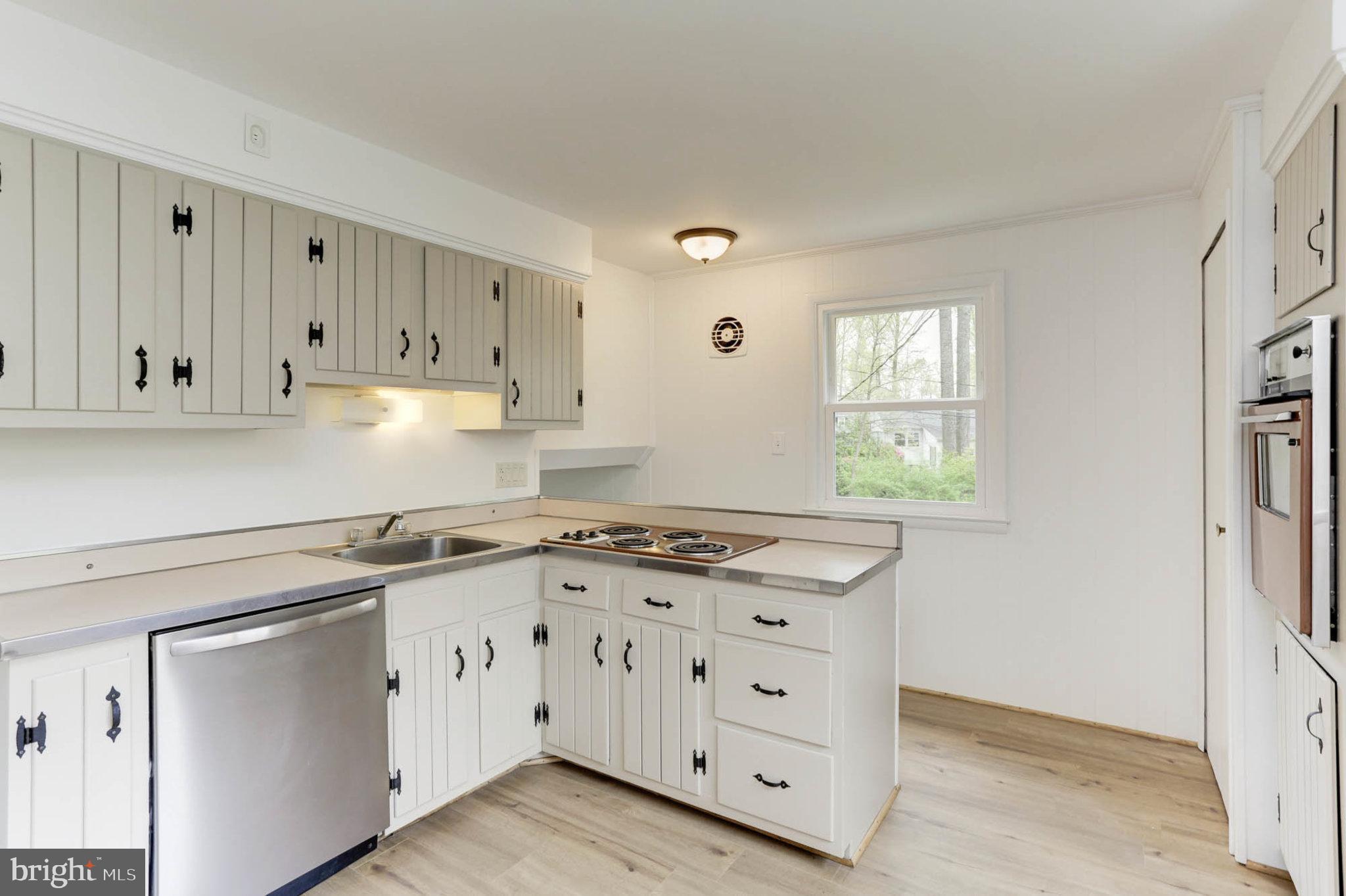 320 Gailridge Road Lutherville-Timonium, MD 21093 - Photo 16 of 48 Kitchen