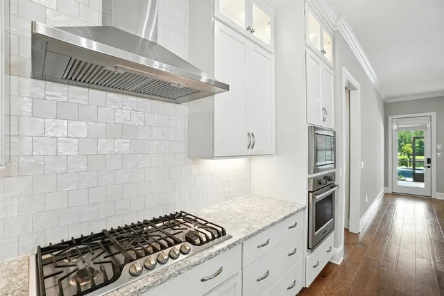 a view of a window in a room