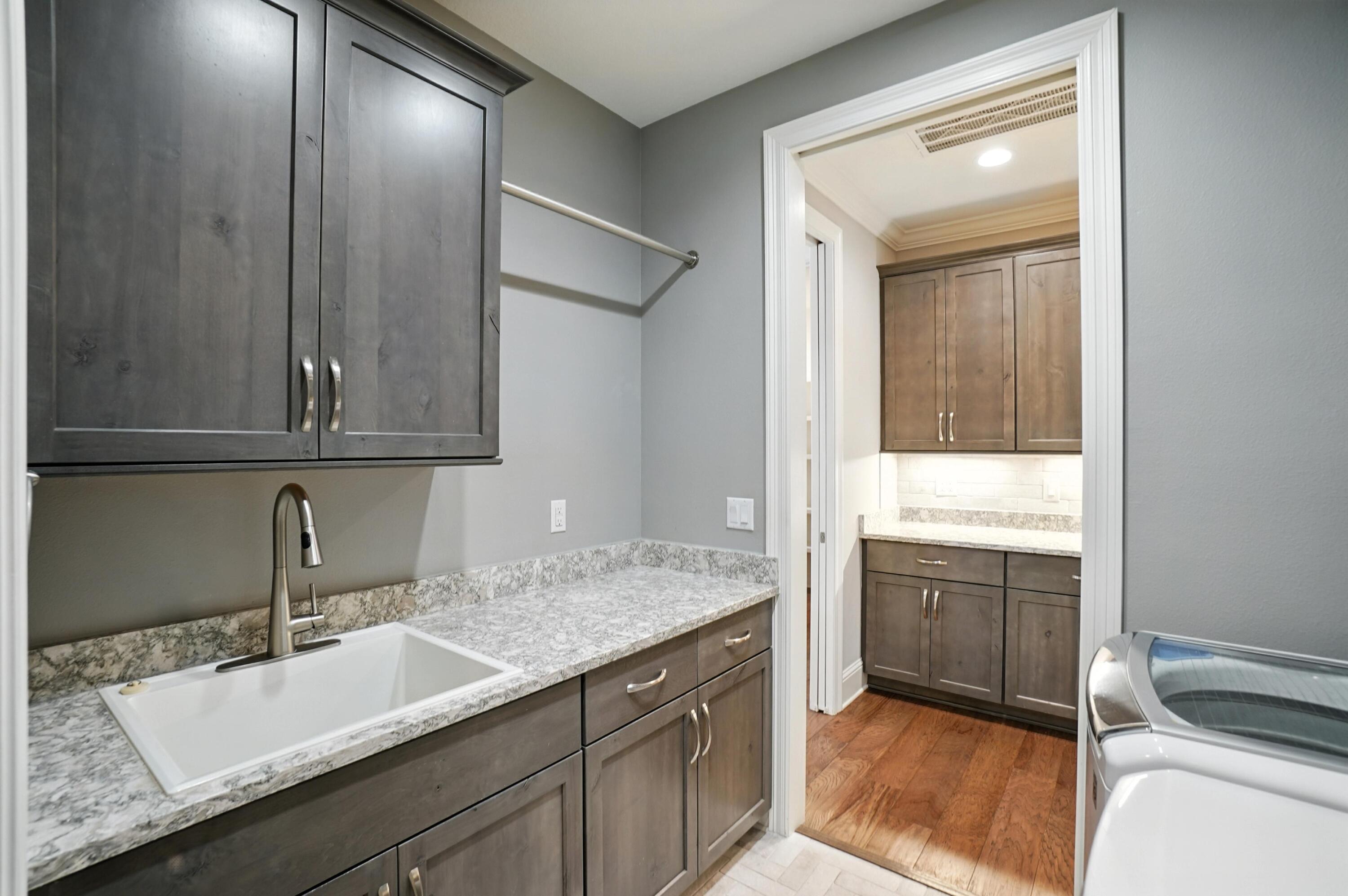396 Revana Way Freeport, FL 32439 - Photo 41 of 68 a bathroom with a sink and a mirror
