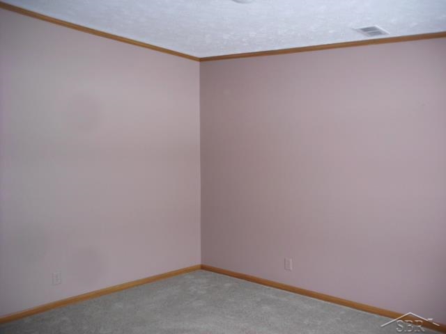 848 West Stewart Road Midland, MI 48640 - Photo 6 of 25 31230926-5.JPG