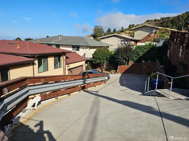 $2,688,000 | 879-883 Humboldt Road, Brisbane, CA 94005