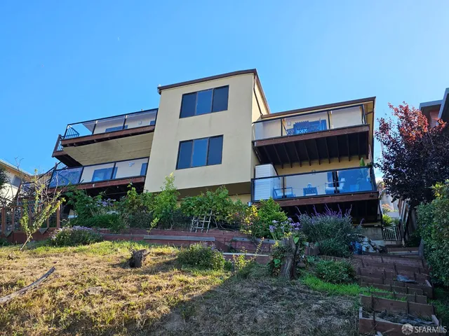 $2,688,000 | 879-883 Humboldt Road, Brisbane, CA 94005