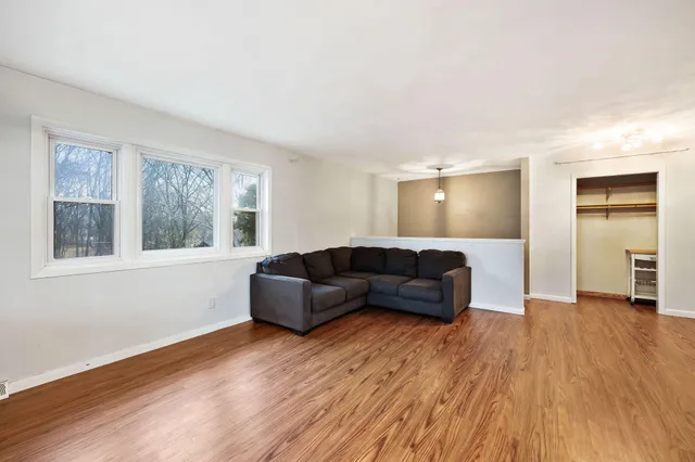 $275,000 | 99 Orchard Lane, Mount Horeb, WI 53572