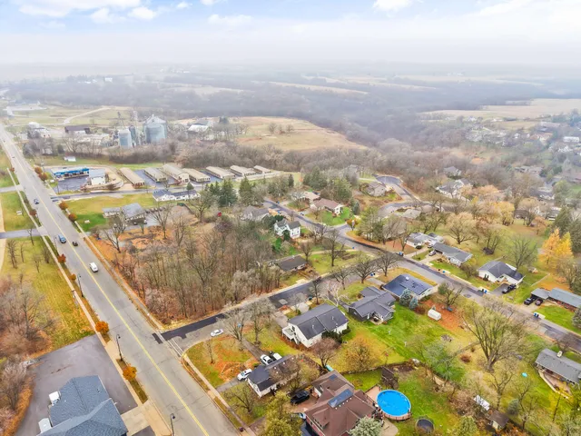 $275,000 | 99 Orchard Lane, Mount Horeb, WI 53572