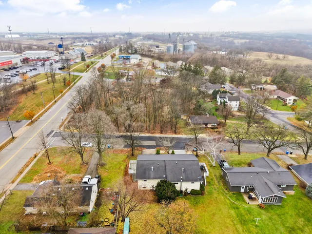 $275,000 | 99 Orchard Lane, Mount Horeb, WI 53572