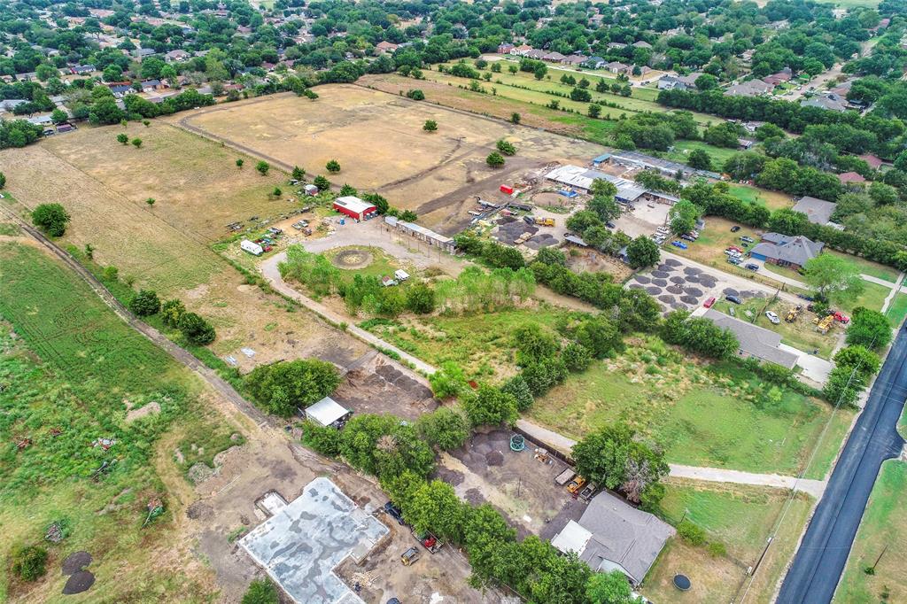 909 Donlee Road Lancaster, TX 75134 - Photo 6 of 10 an aerial view of residential houses with outdoor space