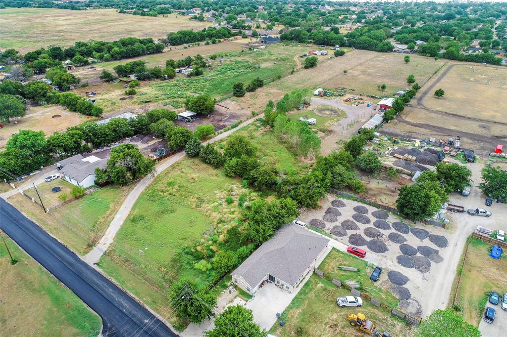 909 Donlee Road Lancaster, TX 75134 - Photo 8 of 10 an aerial view of a