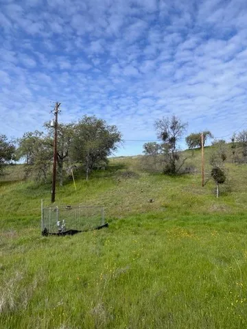 $225,000 | 23710 Loper Valley Road, Prather, CA 93651