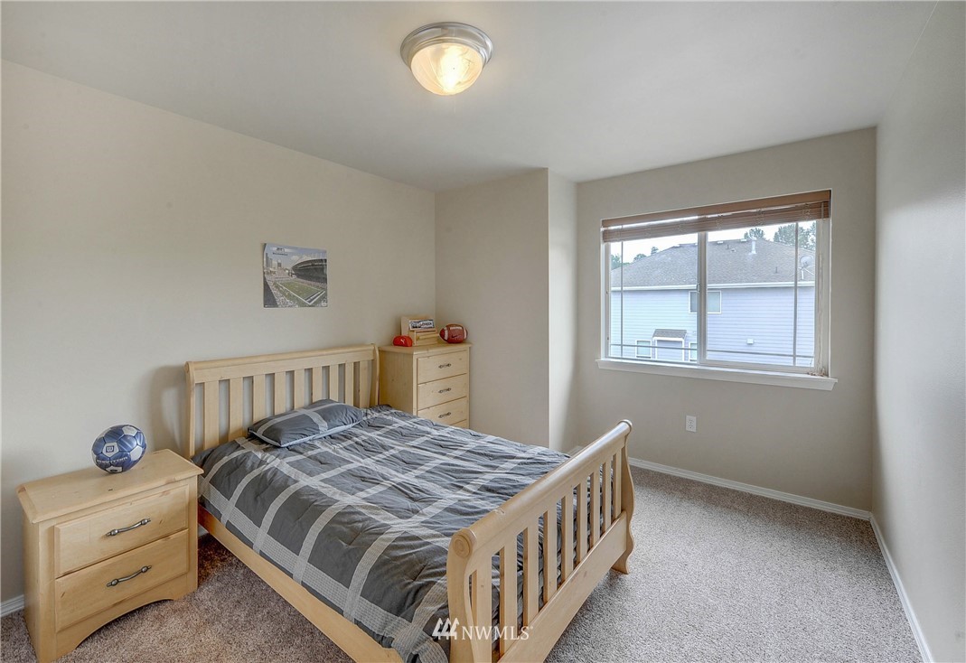 421 Kitsap Place Northeast Renton, WA 98059 - Photo 14 of 23