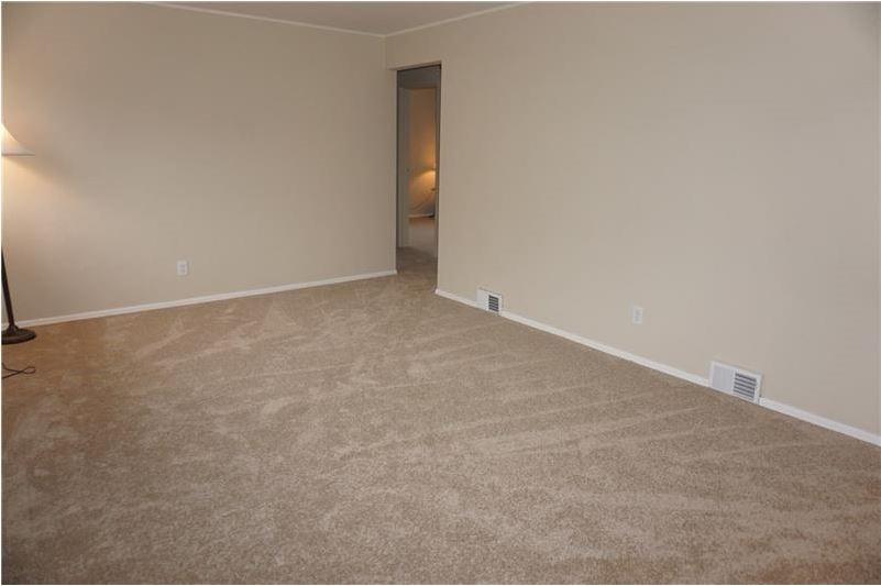 464 Ridgemont Drive Pittsburgh, PA 15220 - Photo 10 of 12 Gallery Image 10