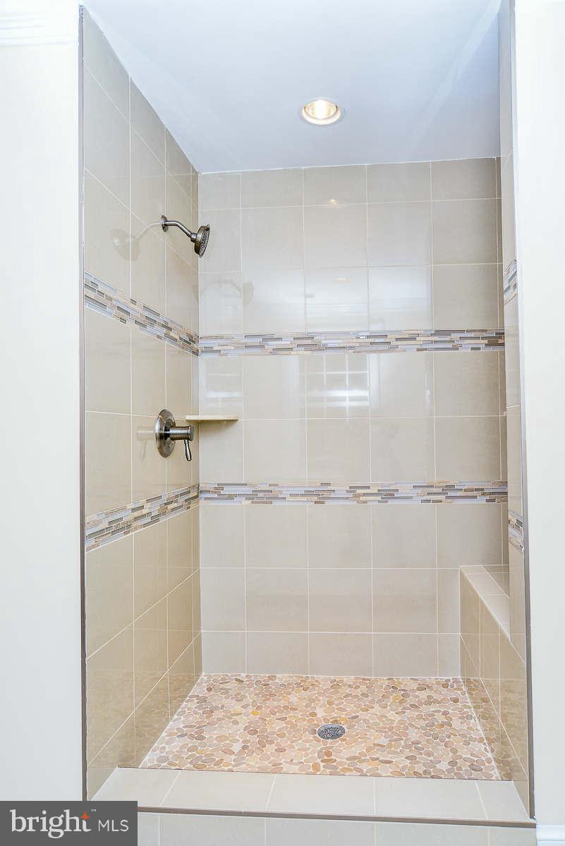 10421 Mt Sunapee Road Vienna, VA 22182 - Photo 14 of 26 Bath (Master)