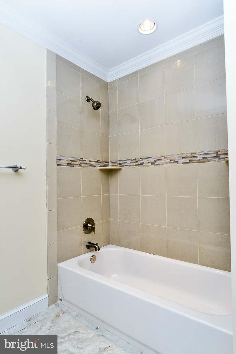 10421 Mt Sunapee Road Vienna, VA 22182 - Photo 15 of 26 Bath (Master)