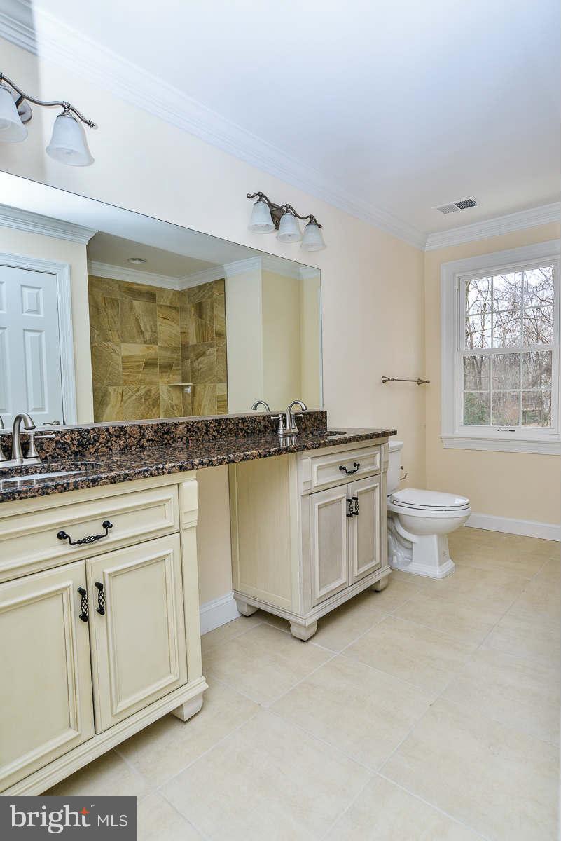 10421 Mt Sunapee Road Vienna, VA 22182 - Photo 20 of 26 Bath