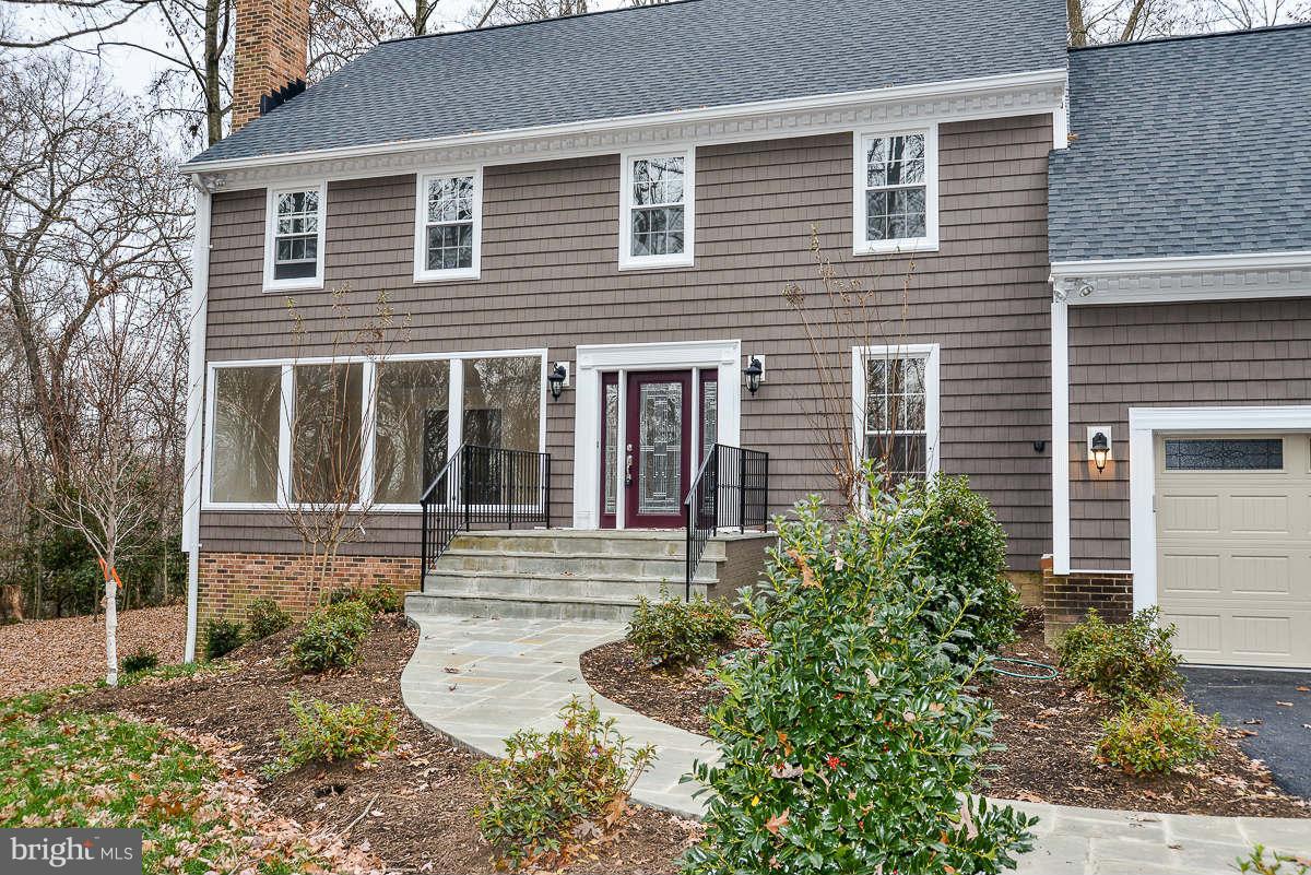 10421 Mt Sunapee Road Vienna, VA 22182 - Photo 3 of 26 Exterior (Front)