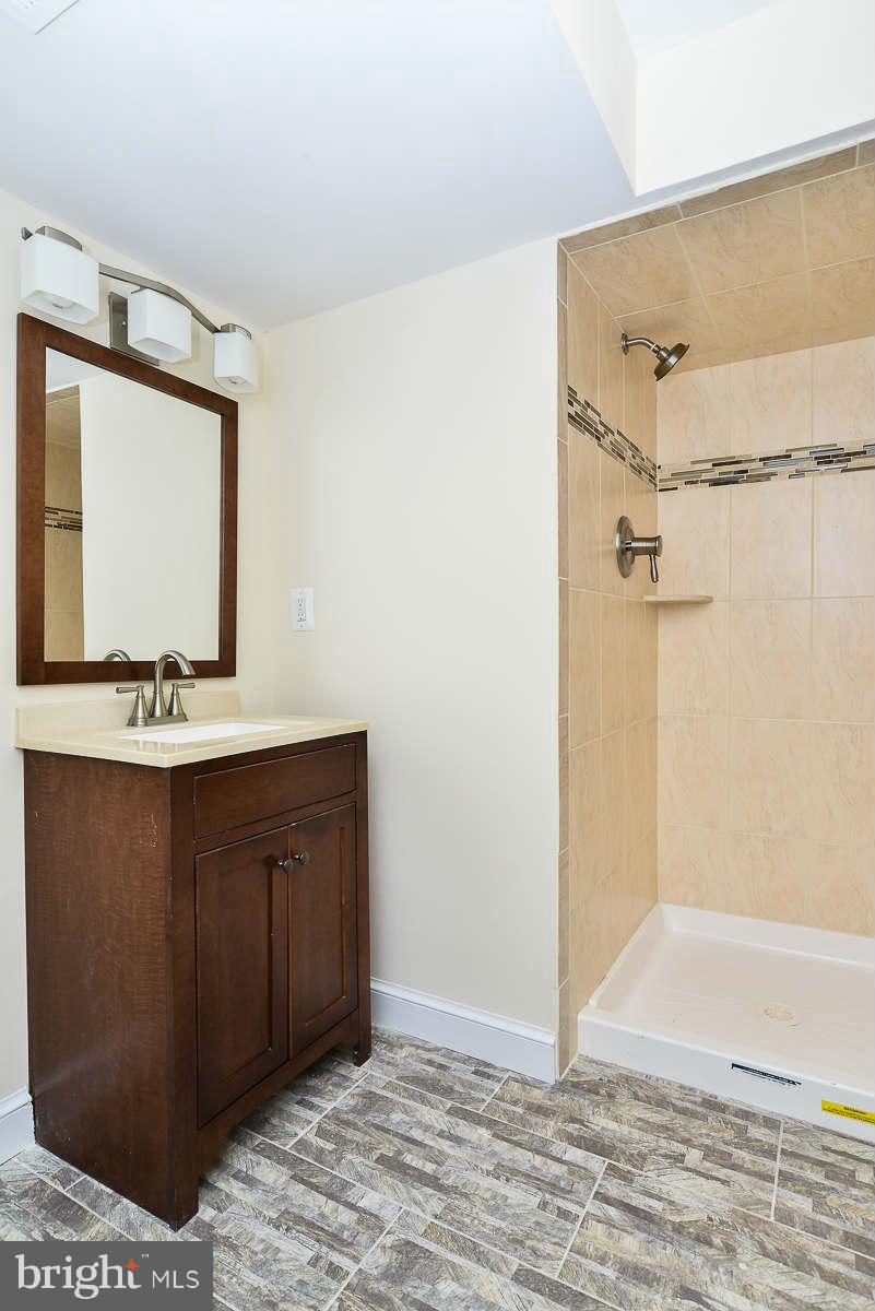 10421 Mt Sunapee Road Vienna, VA 22182 - Photo 22 of 26 Bath