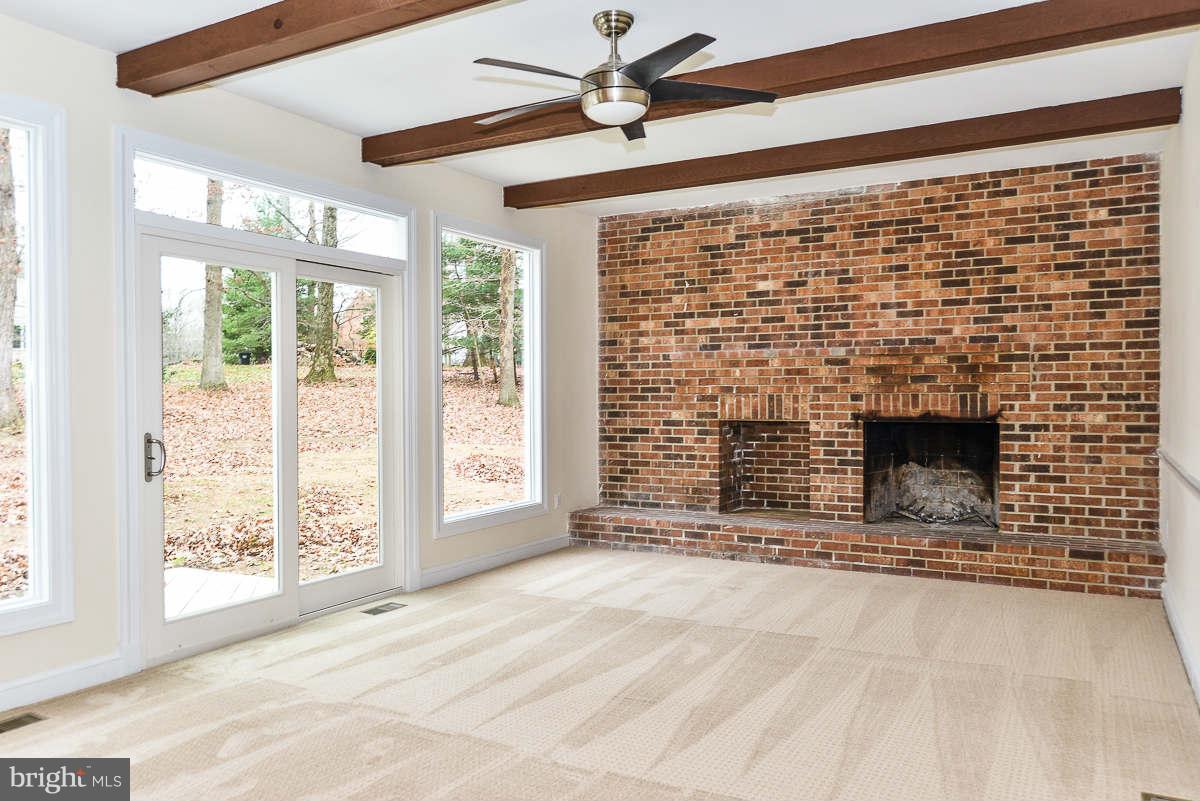 10421 Mt Sunapee Road Vienna, VA 22182 - Photo 8 of 26 Family Room