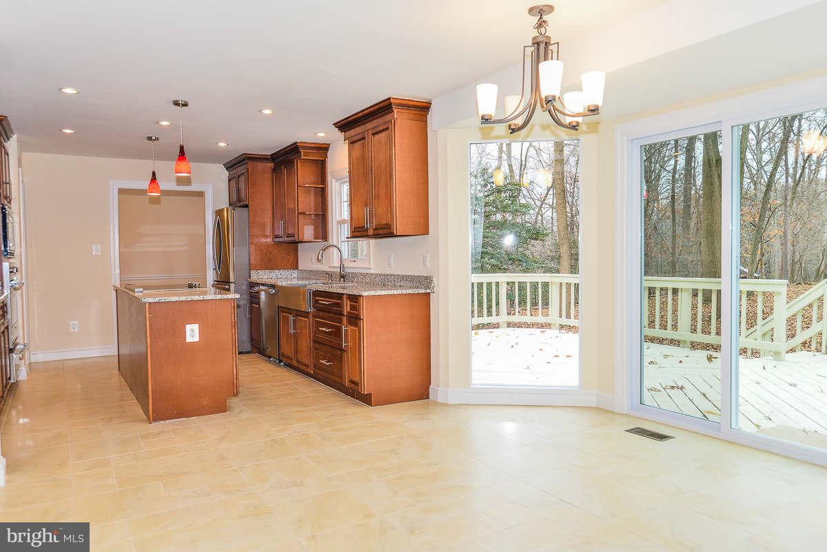 10421 Mt Sunapee Road Vienna, VA 22182 - Photo 9 of 26 Kitchen