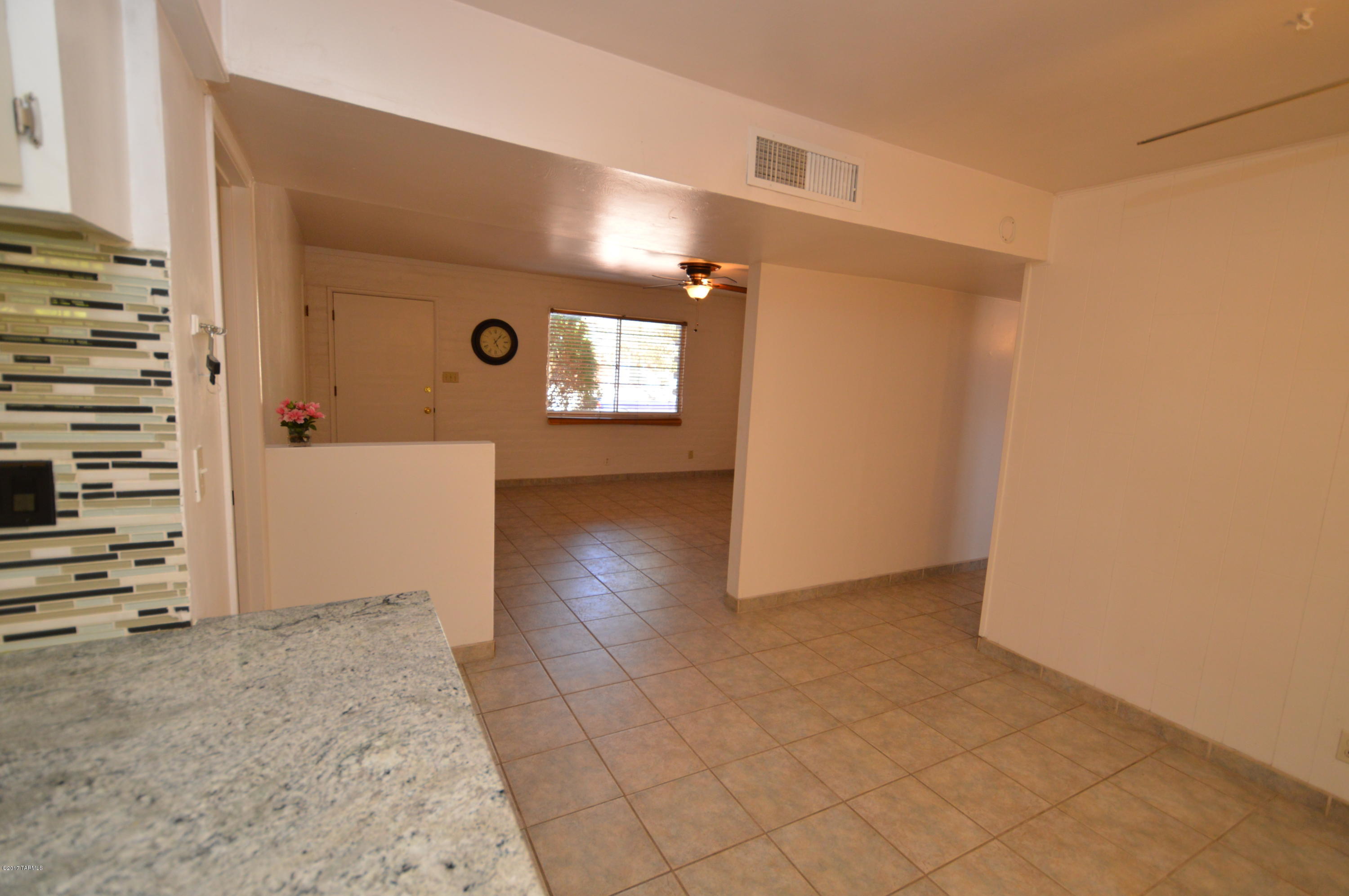 526 East Radburn Street Tucson, AZ 85704 - Photo 4 of 16