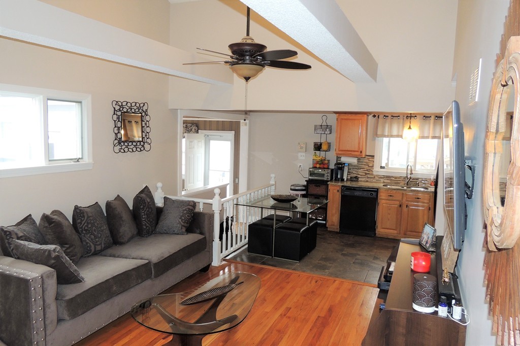40 Ogden Street Springfield, MA 01151 - Photo 3 of 24 Gallery Image 3
