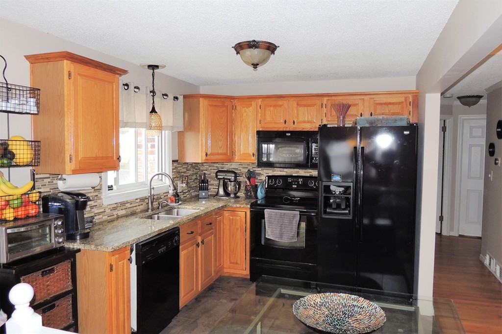 40 Ogden Street Springfield, MA 01151 - Photo 4 of 24 Gallery Image 4