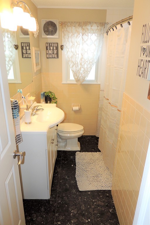 40 Ogden Street Springfield, MA 01151 - Photo 10 of 24 Gallery Image 10