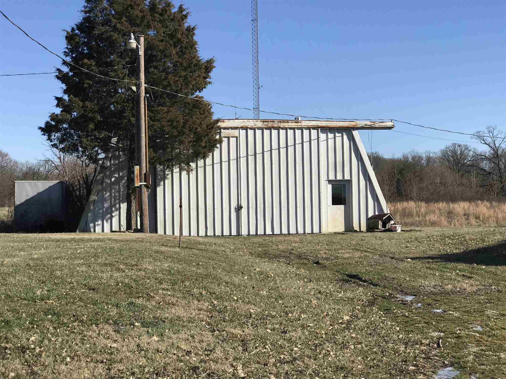 19533 Barton Road Evansville, IN 47725 - Photo 2 of 17 Gallery Image 2