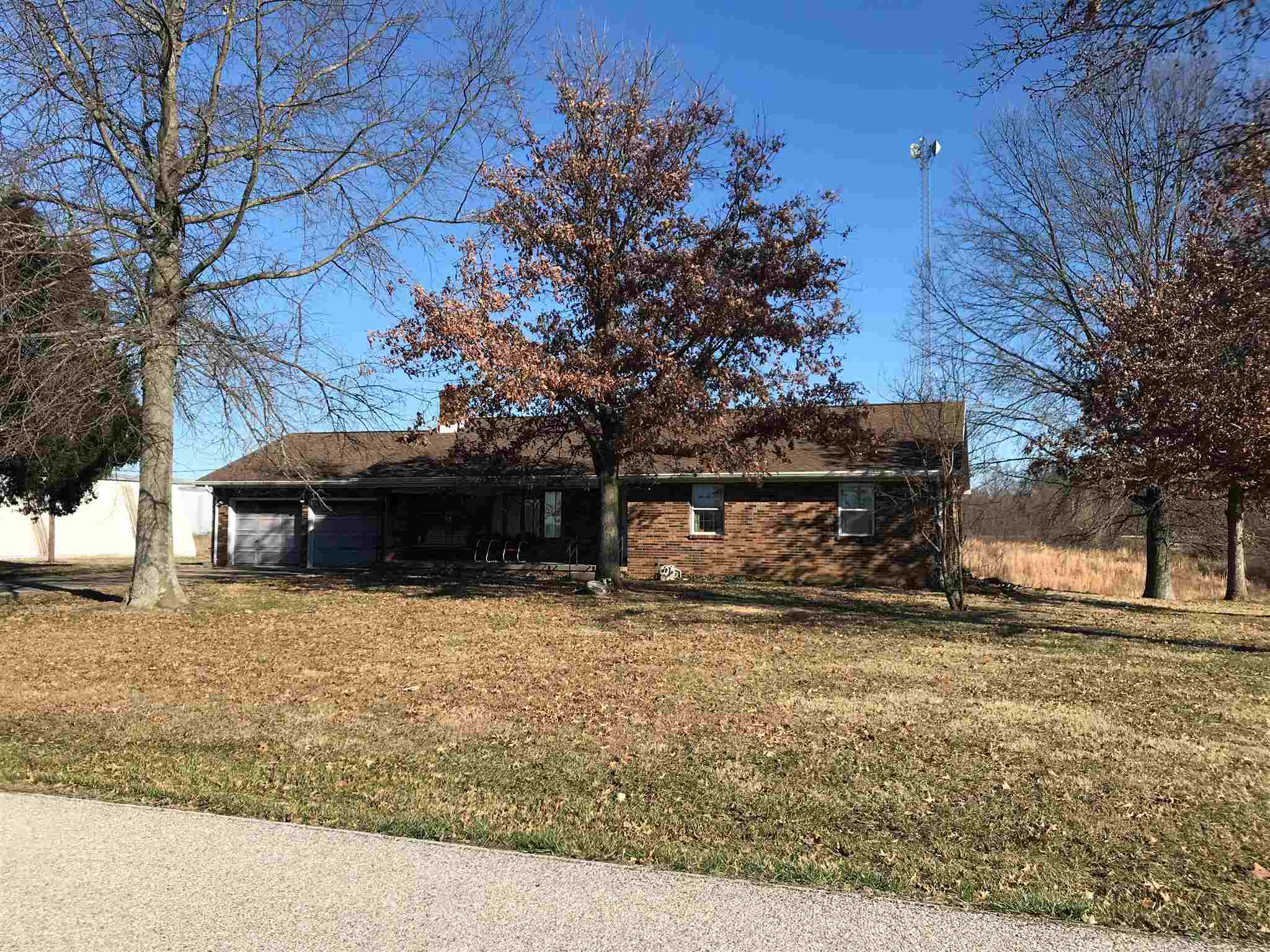 19533 Barton Road Evansville, IN 47725 - Photo 3 of 17 Gallery Image 3