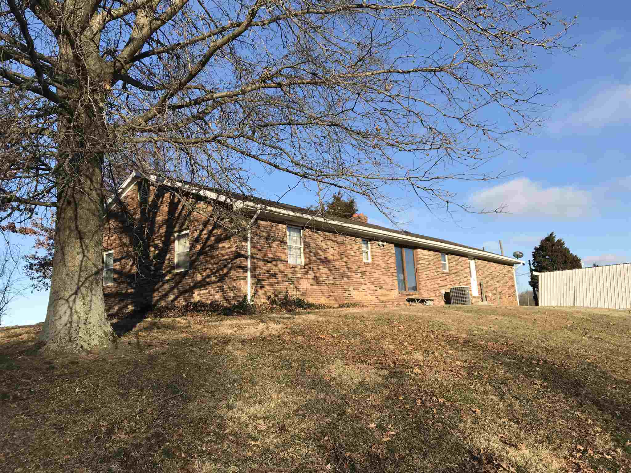 19533 Barton Road Evansville, IN 47725 - Photo 9 of 17 Gallery Image 9