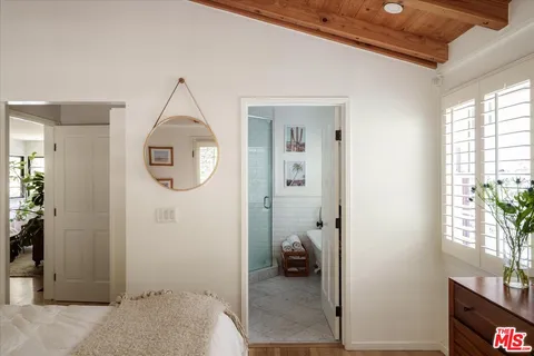 $1,549,000 | 8421 Kirkwood Drive, Los Angeles, CA 90046