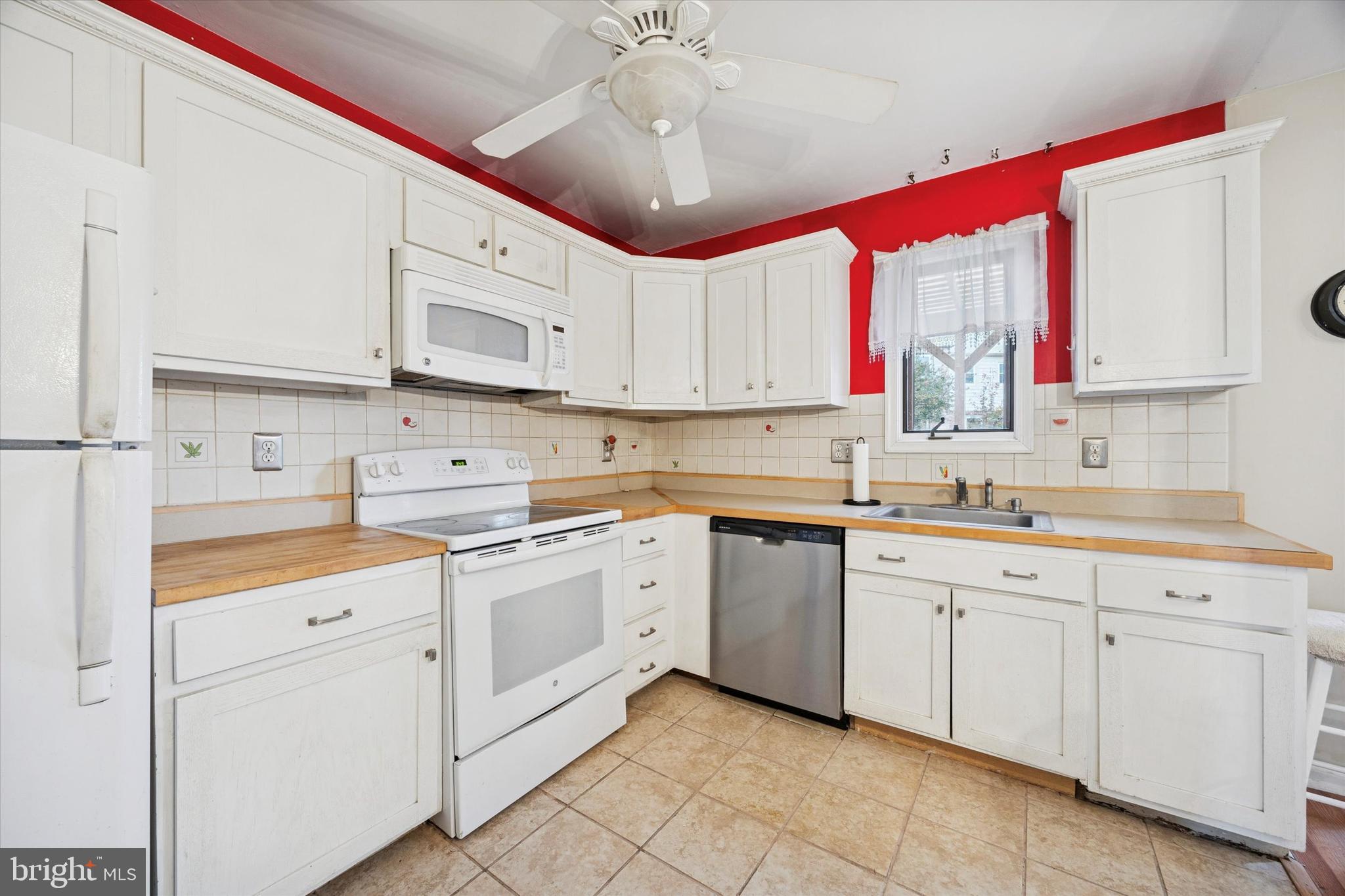 4 Olde Colonial Drive Doylestown, PA 18901 - Photo 9 of 16