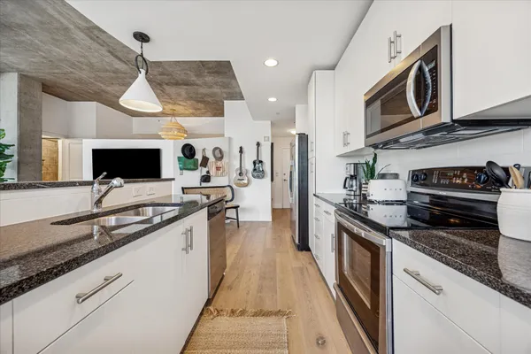 $545,000 | 360 Nueces Street, Unit 1001, Austin, TX 78701