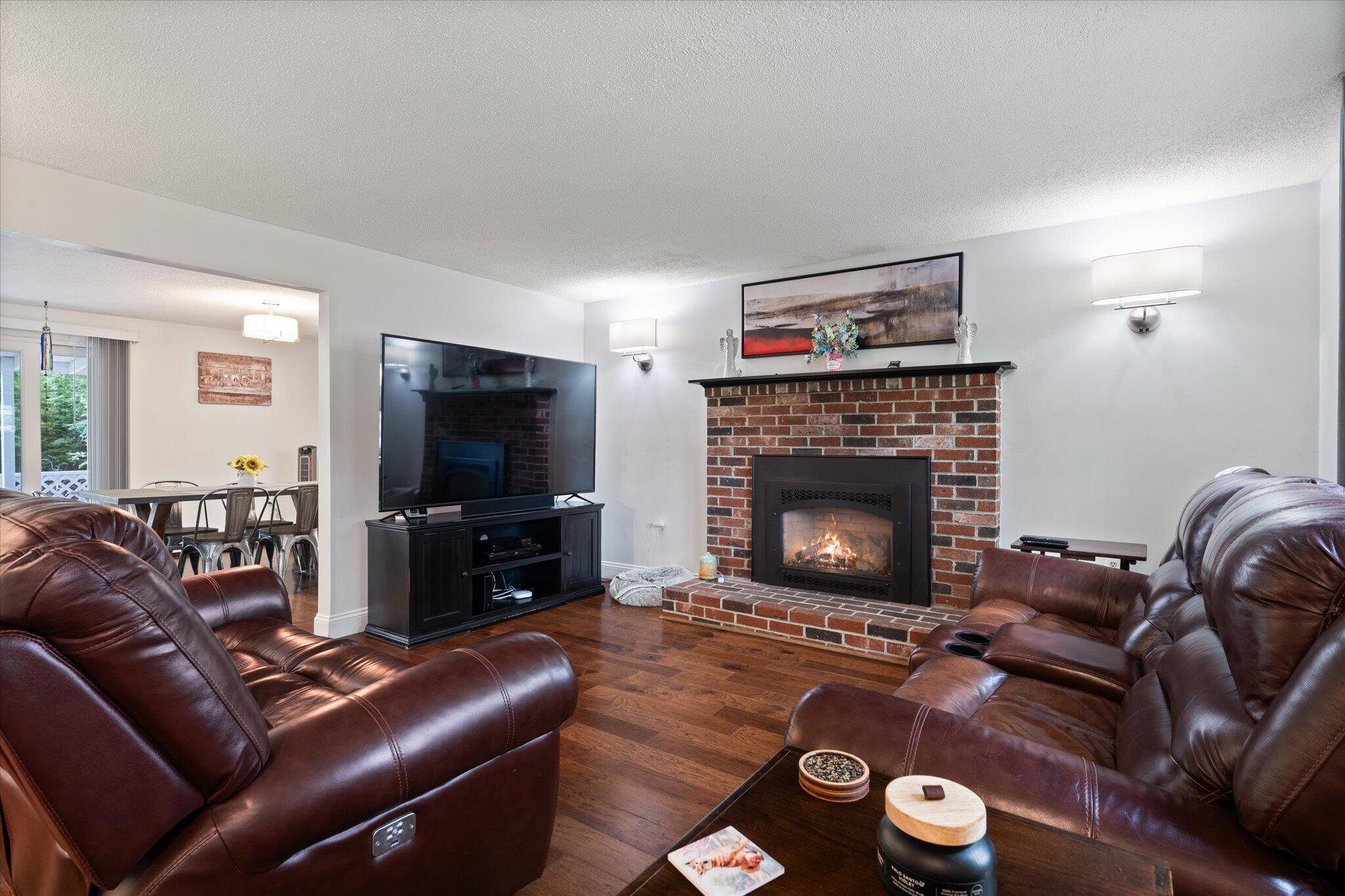 415 Monroe Road Hampden, ME 04444 - Photo 19 of 90 24-Living Room