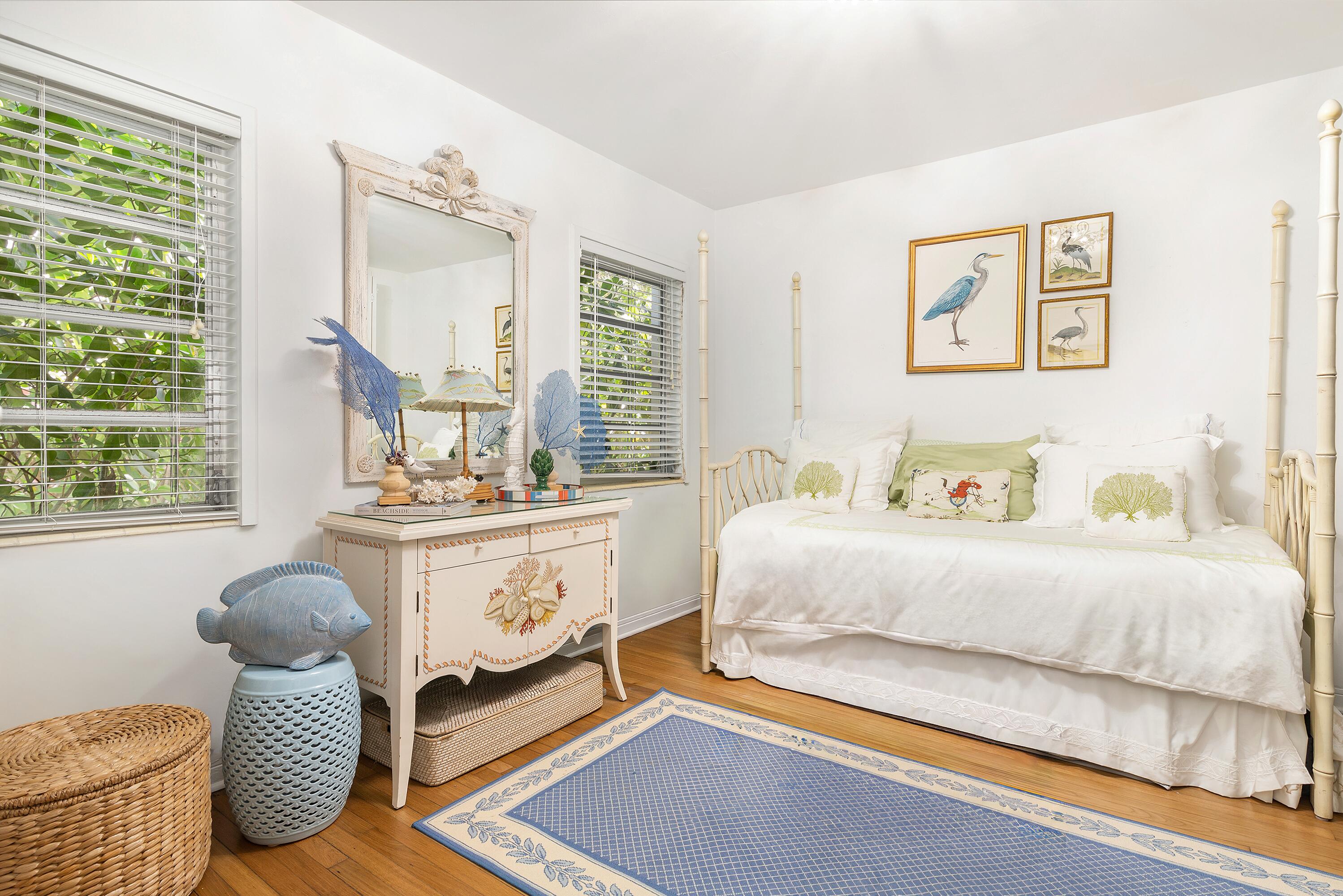 215 South County Road Palm Beach, FL 33480 - Photo 8 of 16 215 S County low-13