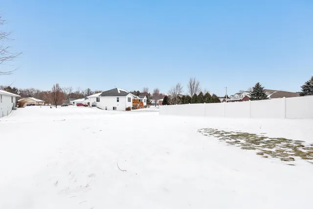 $349,900 | 1926 River Hill Court, Suamico, WI 54313