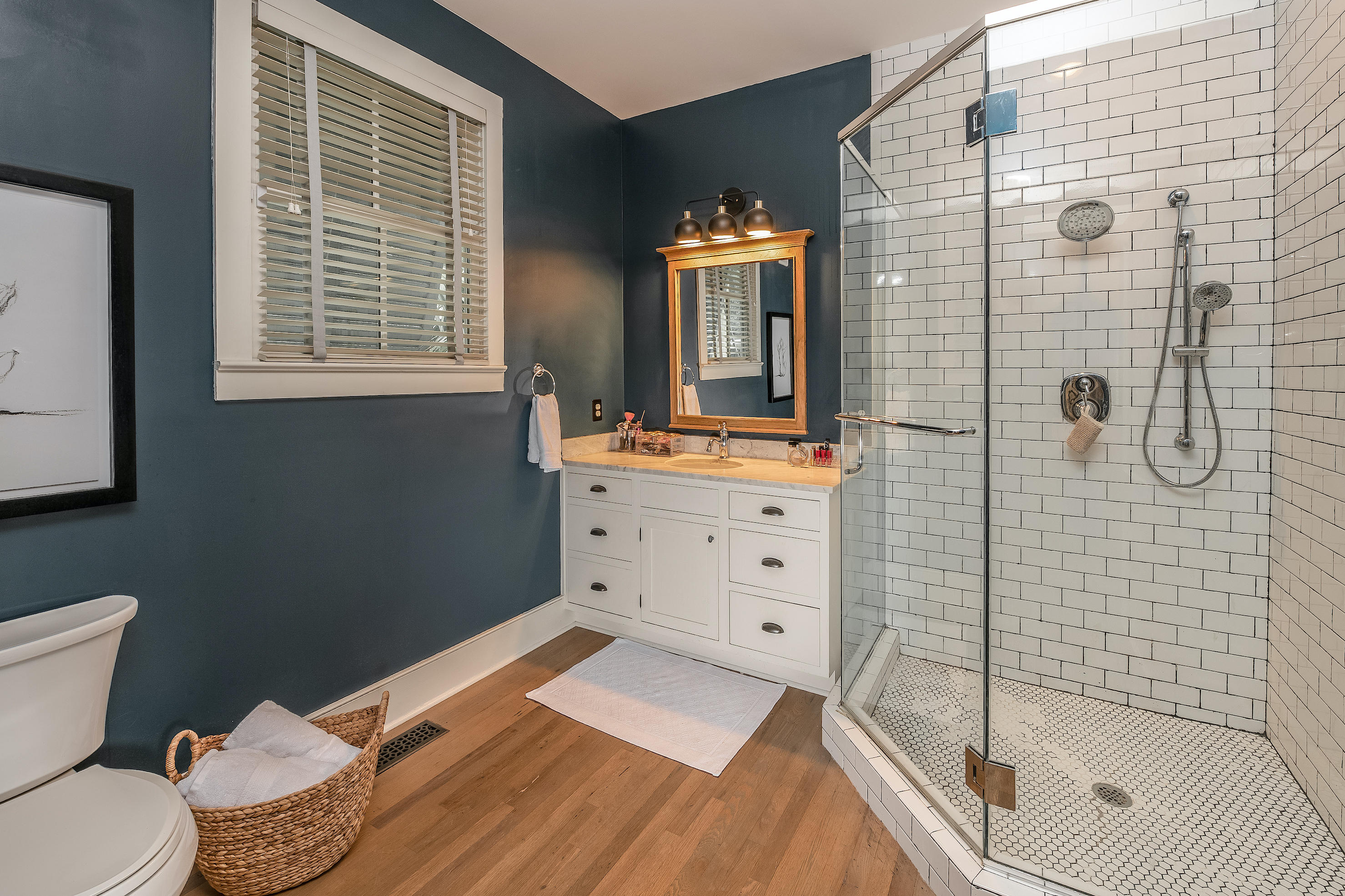 306 President Street Charleston, SC 29403 - Photo 16 of 23 master bath