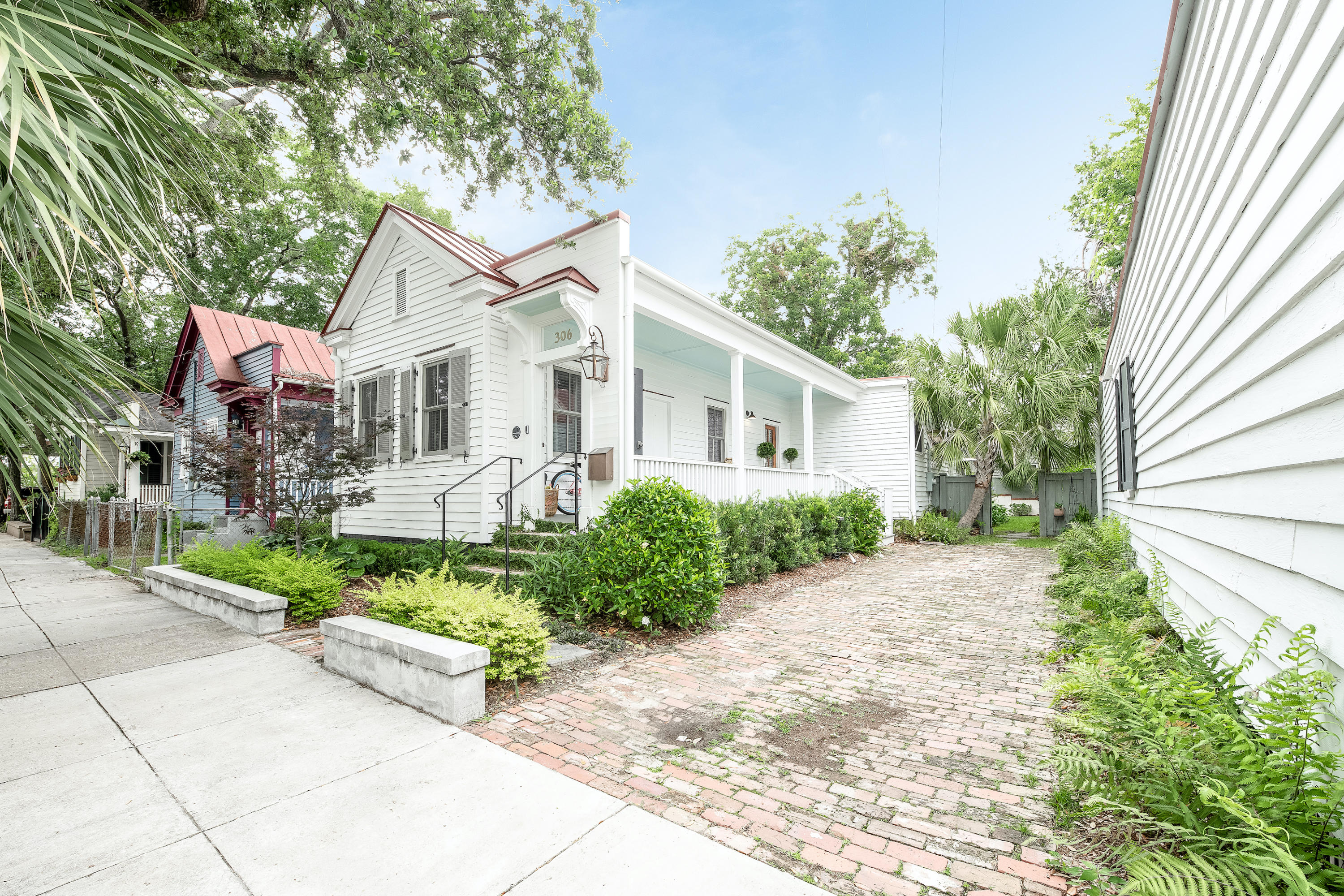 306 President Street Charleston, SC 29403 - Photo 3 of 23 front right