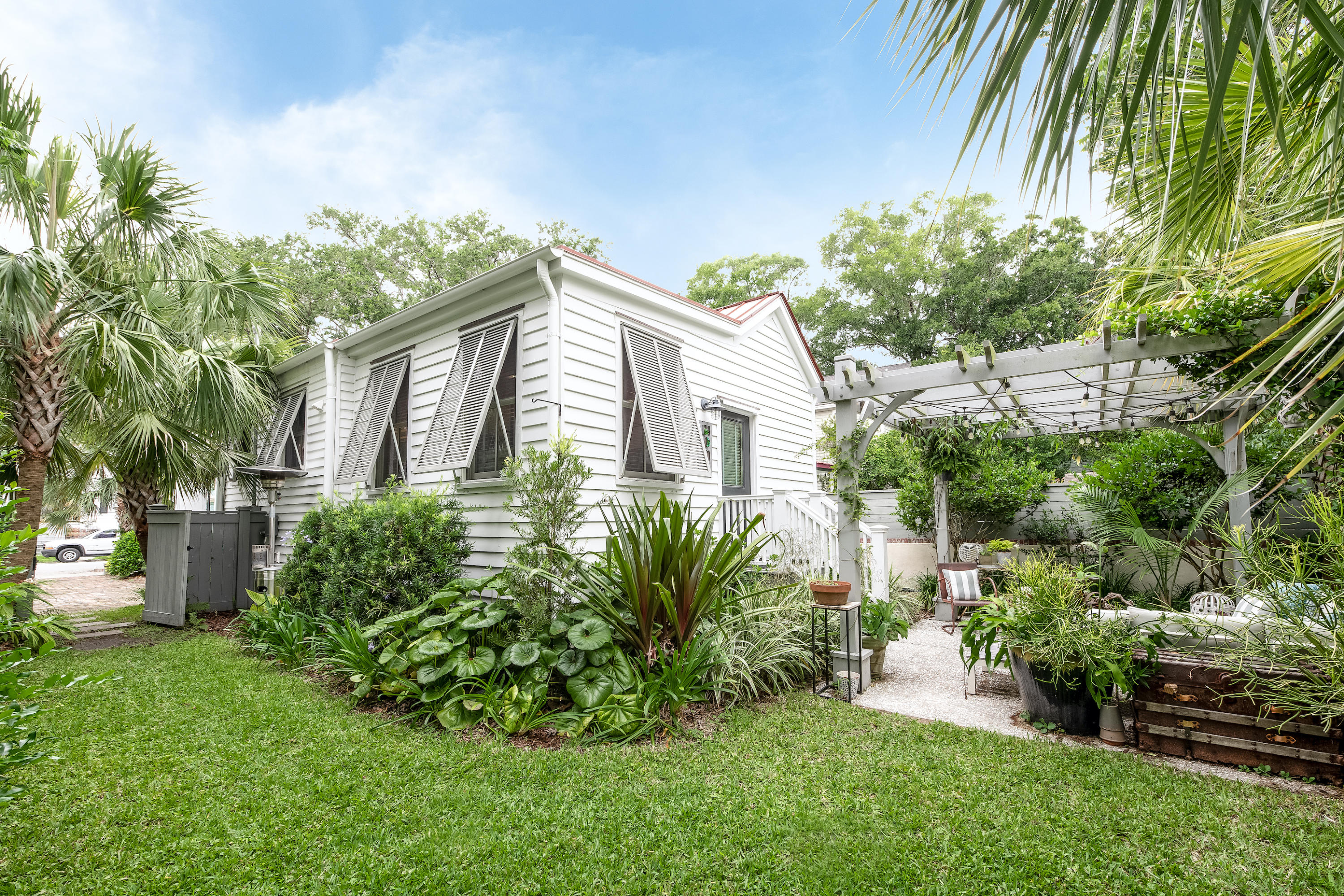 306 President Street Charleston, SC 29403 - Photo 21 of 23 backyard