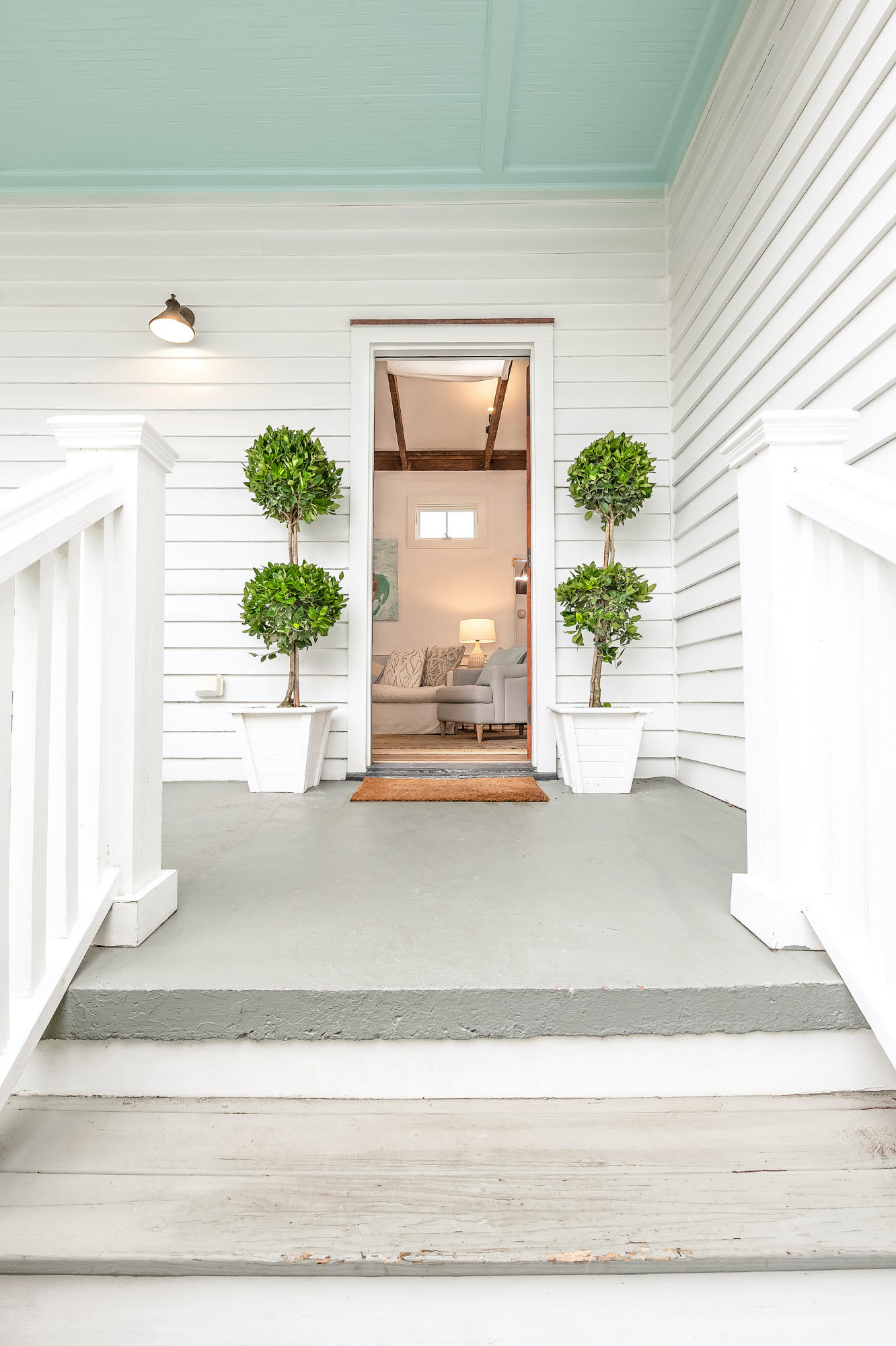 306 President Street Charleston, SC 29403 - Photo 5 of 23 front door