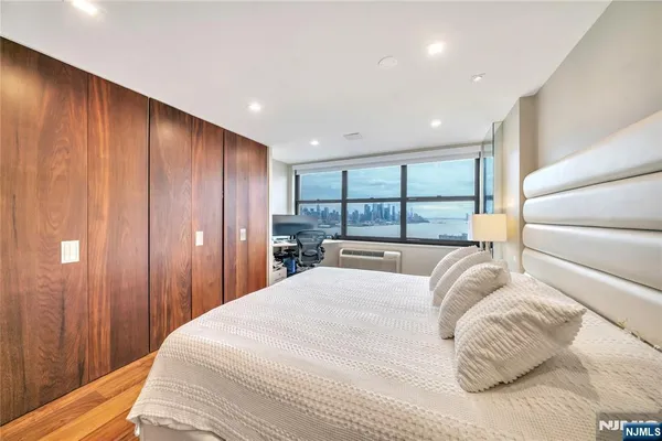 $1,299,000 | 7000 Boulevard East, Unit 32C, Guttenberg, NJ 07093