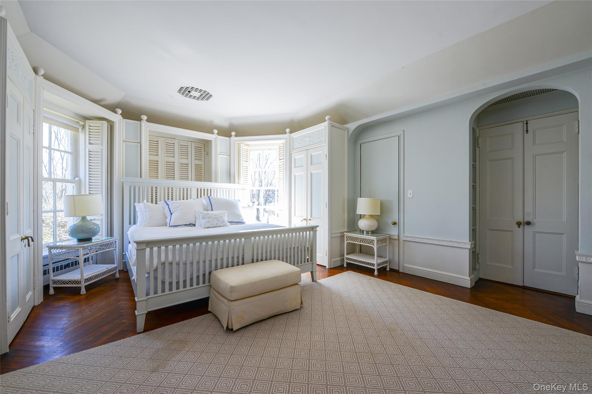 1 Pond Road Glen Cove, NY 11542 - Photo 17 of 36