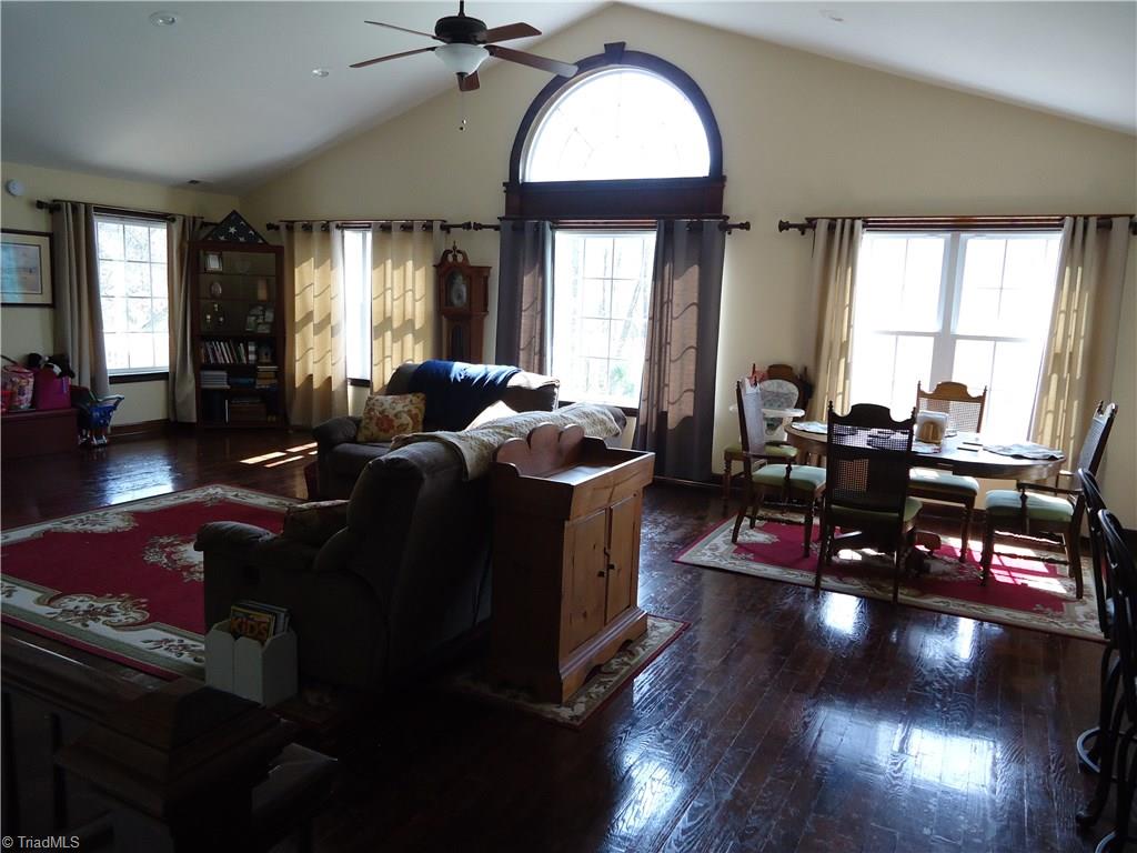 1052 Carson Road Pilot Mountain, NC 27041 - Photo 12 of 29 Gallery Image 12