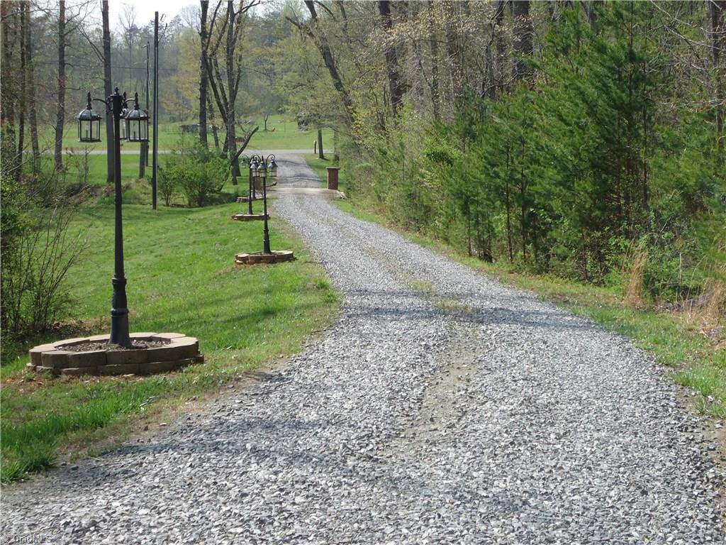 1052 Carson Road Pilot Mountain, NC 27041 - Photo 25 of 29 Gallery Image 25
