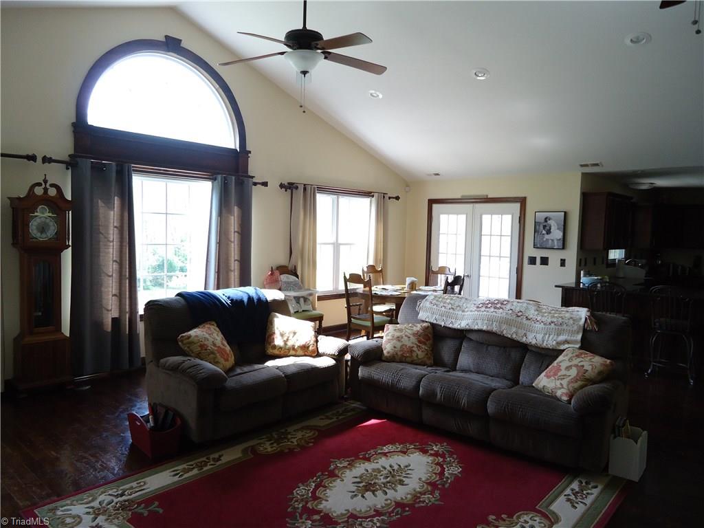 1052 Carson Road Pilot Mountain, NC 27041 - Photo 27 of 29 Gallery Image 27