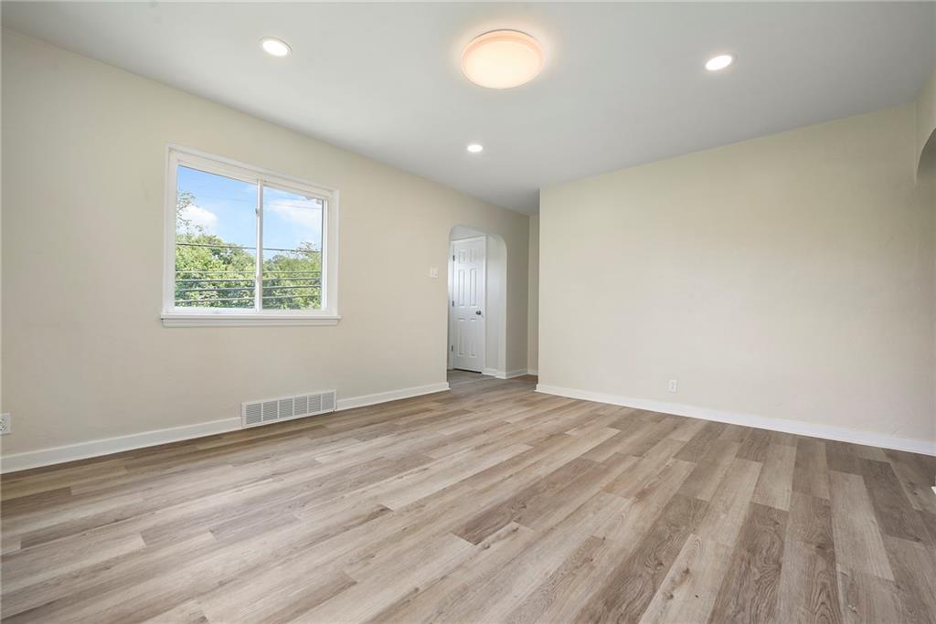7957 Aber Road Verona, PA 15147 - Photo 4 of 32 Gallery Image 4